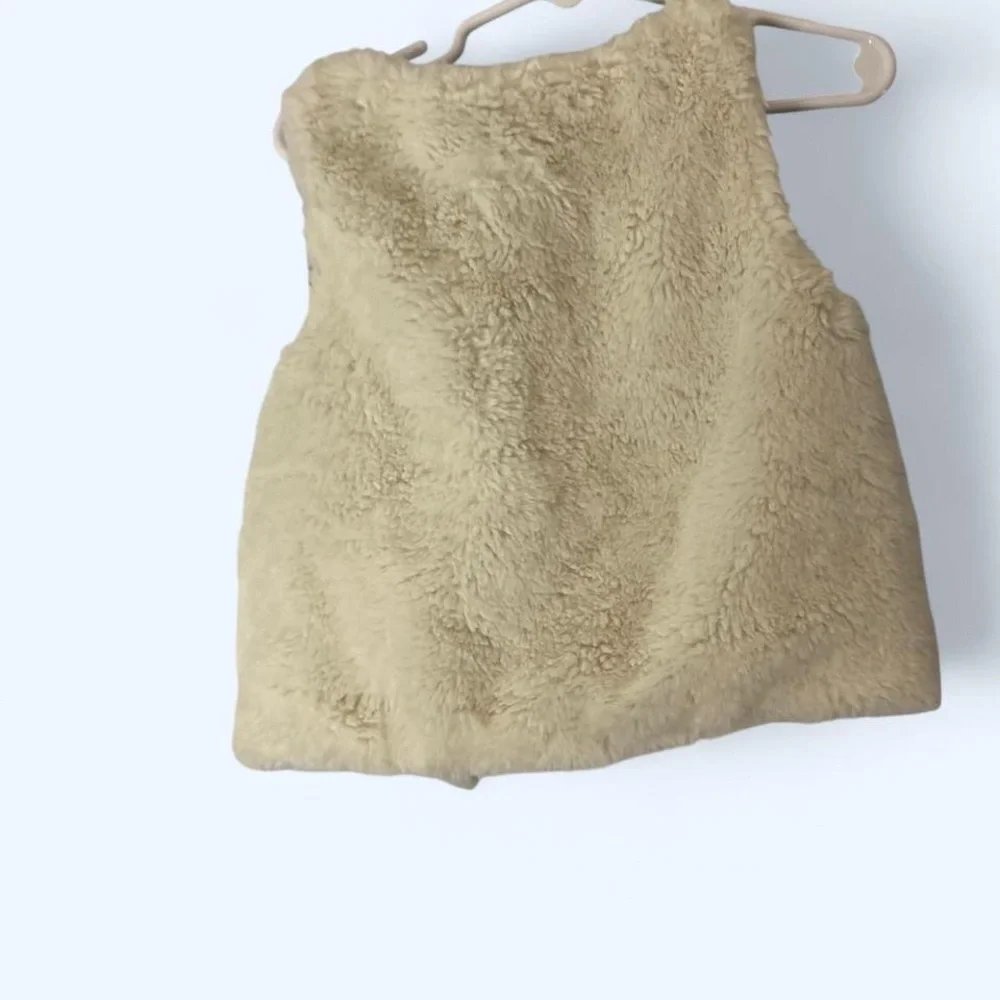 Tommy Bahama Cream and red bow faux fur vest with bow detail #fashion 4T